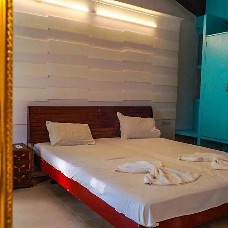Piggy Calangute By Urban Nomads - Dorms & Pvt Rooms Exteriör bild